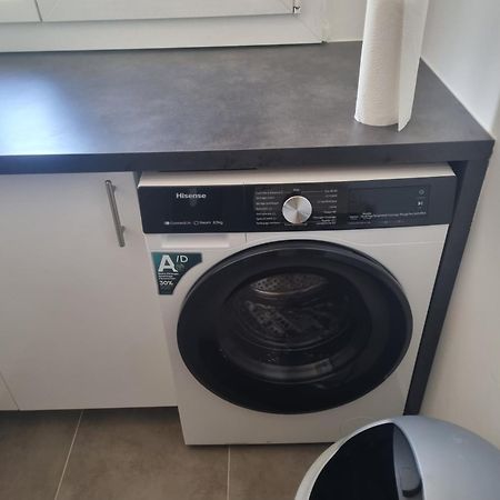 نيس Chambre Privative Renove 2024, Climatisation, Tramway Sur Place , 12 Min Centre, 16 Min Plage, Apercu Lateral Mer, 2 Wc Avec 2 Salle De Bain, Private Room Renovated 2024, Air-Conditioned , Tram On Spot, 2 Toilets And 2 Bathrooms المظهر الخارجي الصورة