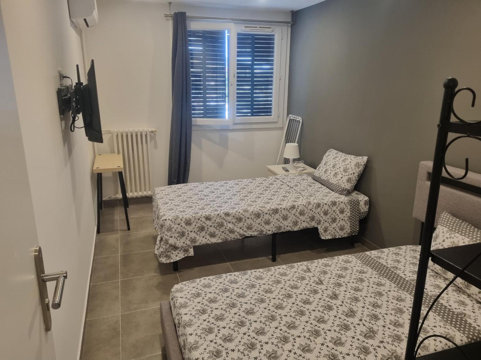 نيس Chambre Privative Renove 2024, Climatisation, Tramway Sur Place , 12 Min Centre, 16 Min Plage, Apercu Lateral Mer, 2 Wc Avec 2 Salle De Bain, Private Room Renovated 2024, Air-Conditioned , Tram On Spot, 2 Toilets And 2 Bathrooms المظهر الخارجي الصورة