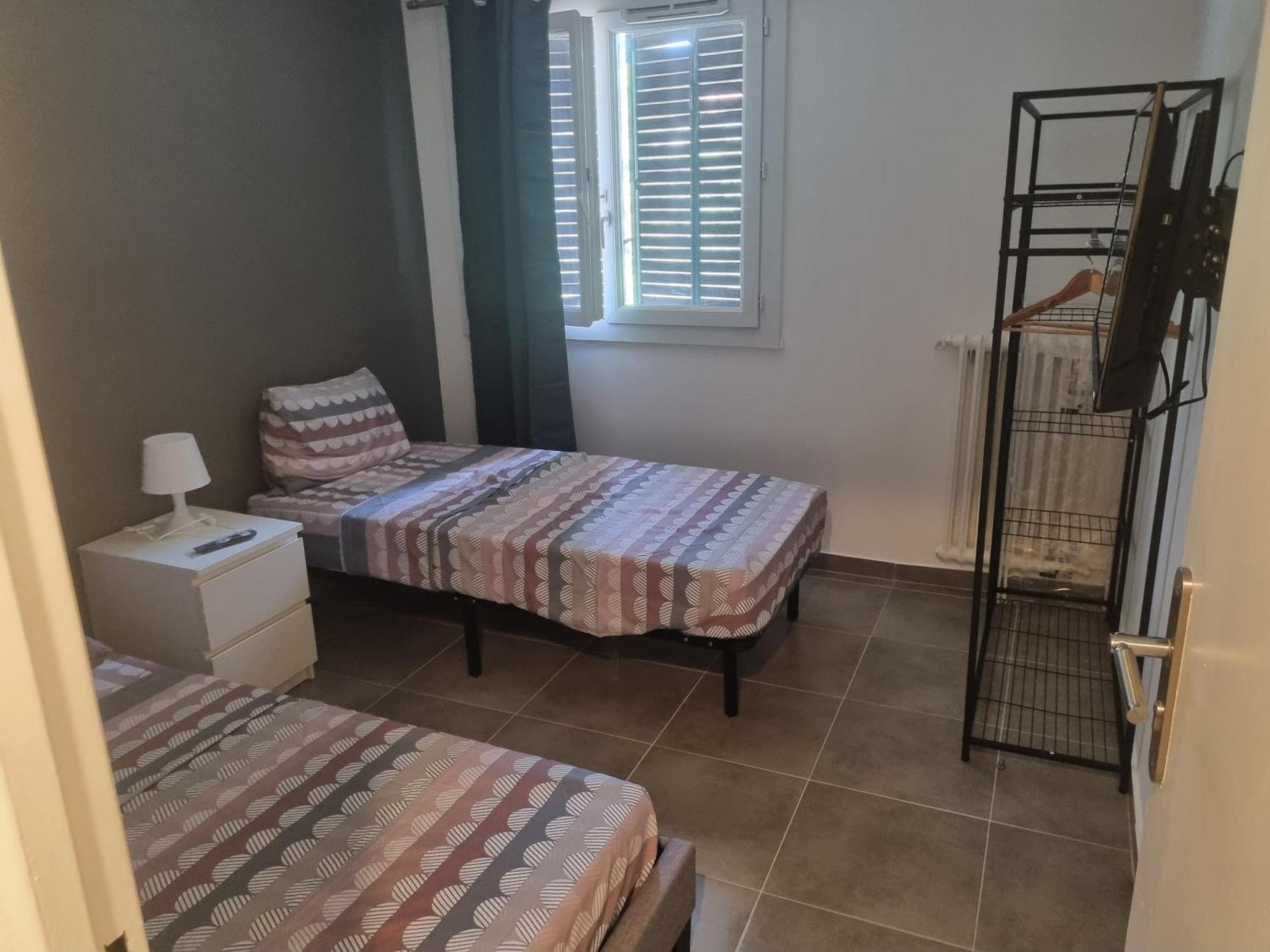 نيس Chambre Privative Renove 2024, Climatisation, Tramway Sur Place , 12 Min Centre, 16 Min Plage, Apercu Lateral Mer, 2 Wc Avec 2 Salle De Bain, Private Room Renovated 2024, Air-Conditioned , Tram On Spot, 2 Toilets And 2 Bathrooms المظهر الخارجي الصورة