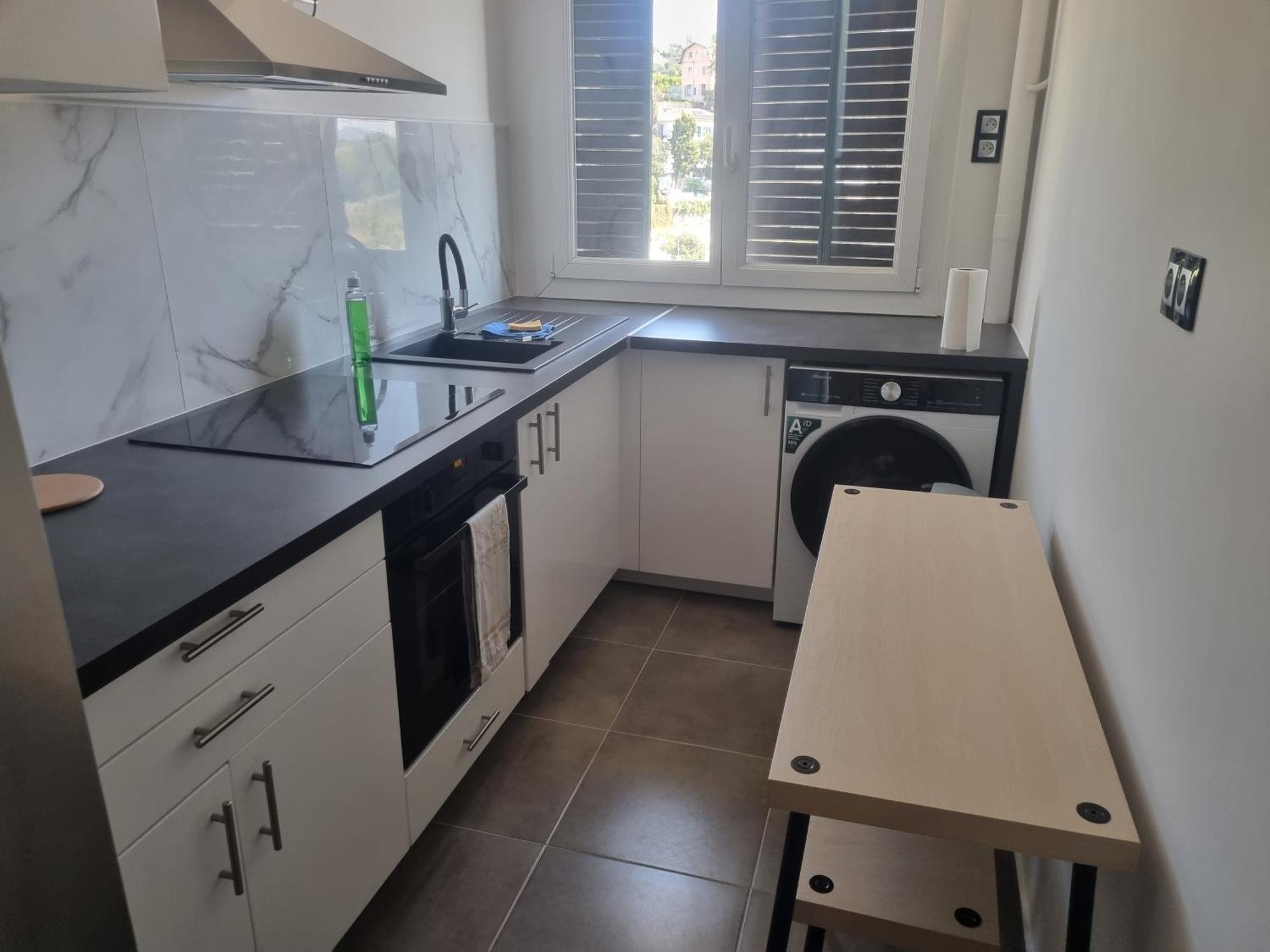 نيس Chambre Privative Renove 2024, Climatisation, Tramway Sur Place , 12 Min Centre, 16 Min Plage, Apercu Lateral Mer, 2 Wc Avec 2 Salle De Bain, Private Room Renovated 2024, Air-Conditioned , Tram On Spot, 2 Toilets And 2 Bathrooms المظهر الخارجي الصورة